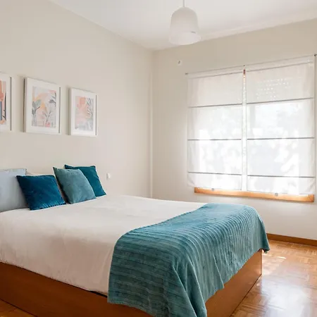 Joivy Stylish Centre Flat With Parking
