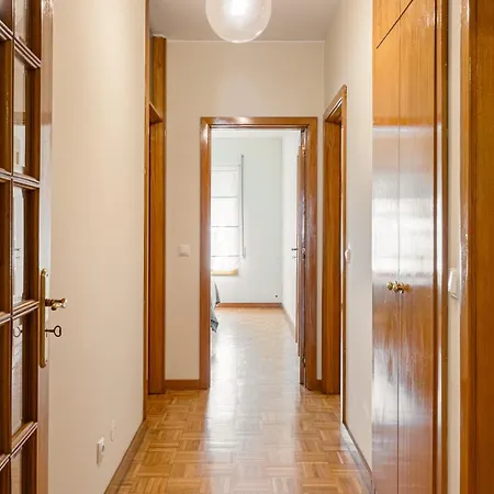 Joivy Stylish Centre Flat With Parking *