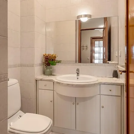 Guestready - Stylish Centre Flat With Parking * Maia (Porto)