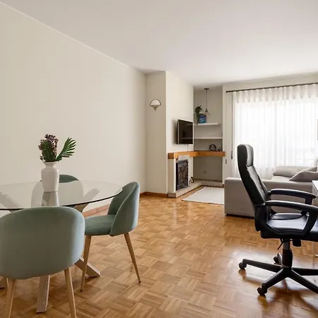 Guestready - Stylish Centre Flat With Parking *