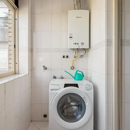 Guestready - Stylish Centre Flat With Parking 아파트 Maía