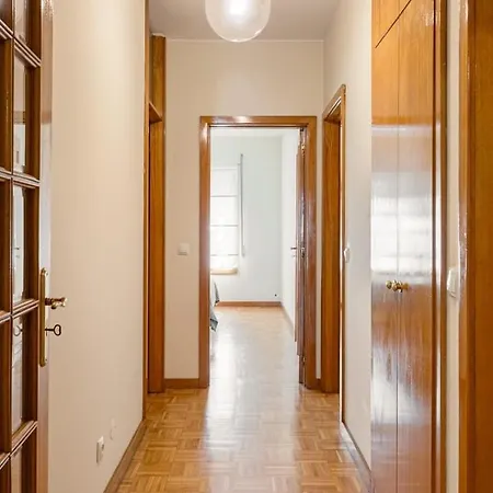 Guestready - Stylish Centre Flat With Parking Apartment Maia (Porto)